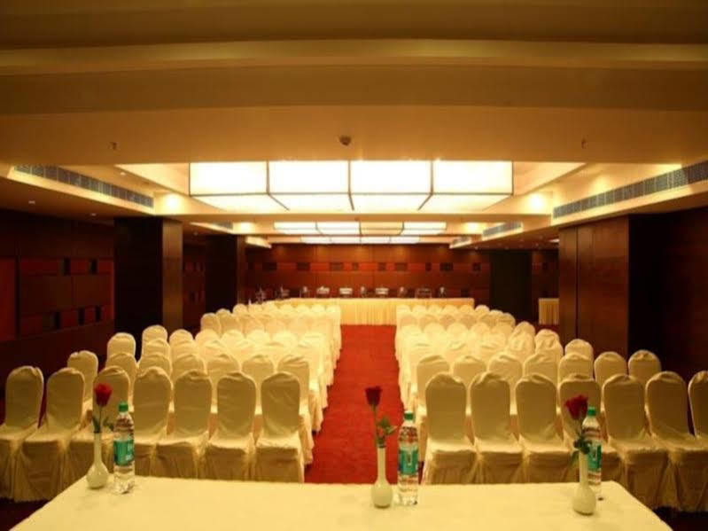 Hotel Minerva Grand Banjara Hyderabad Esterno foto